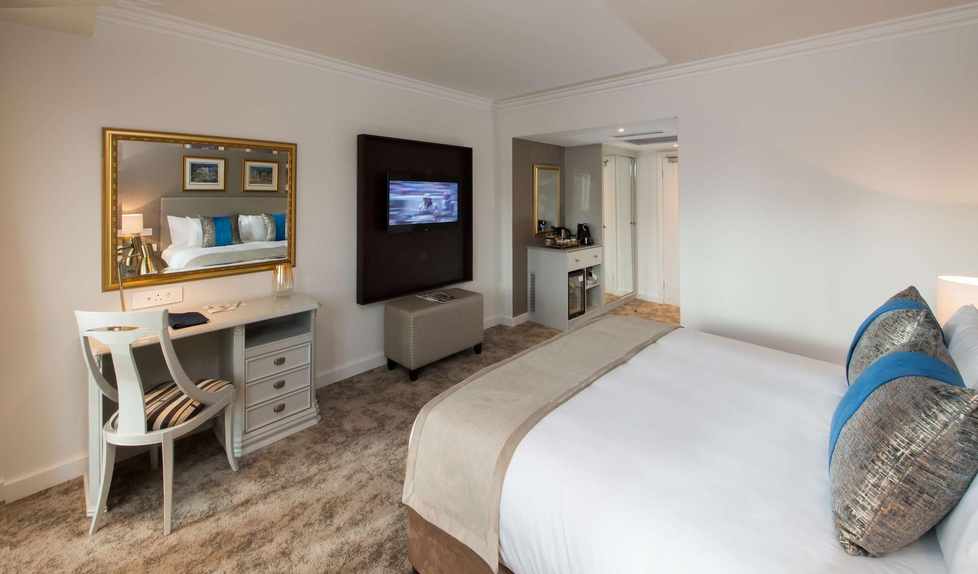 קייפטאון Hotel Le Vendome מראה חיצוני תמונה A bedroom at the hotel