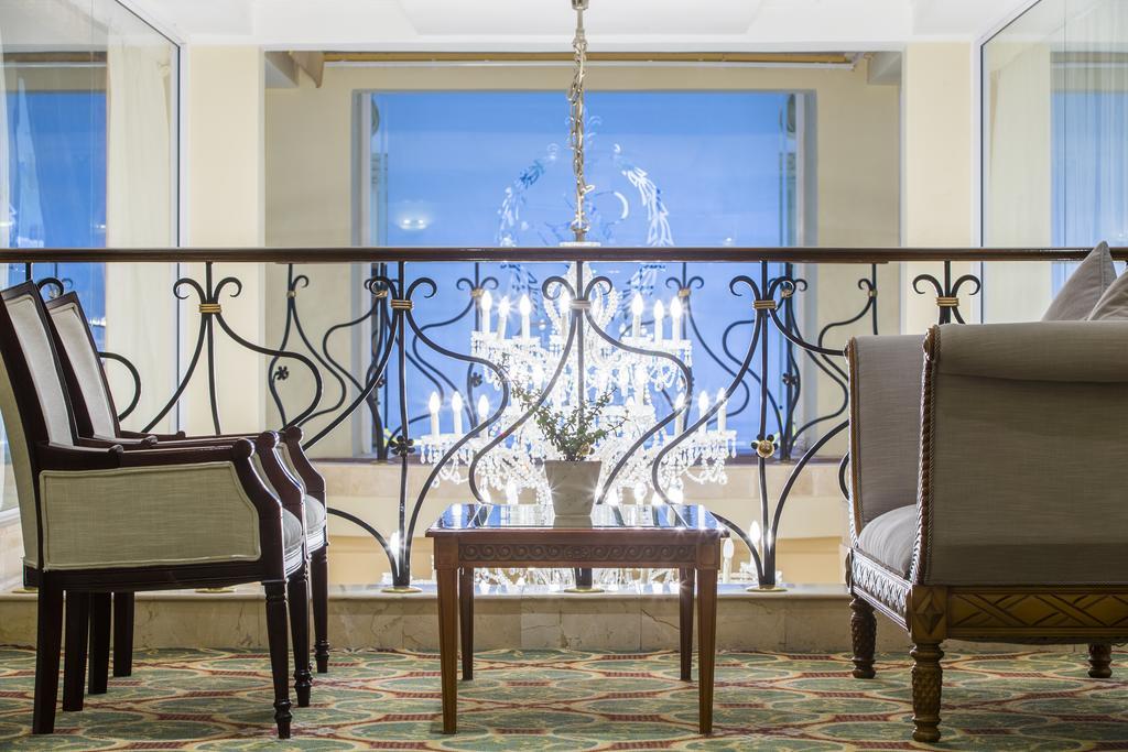 קייפטאון Hotel Le Vendome מראה חיצוני תמונה The lobby of the hotel
