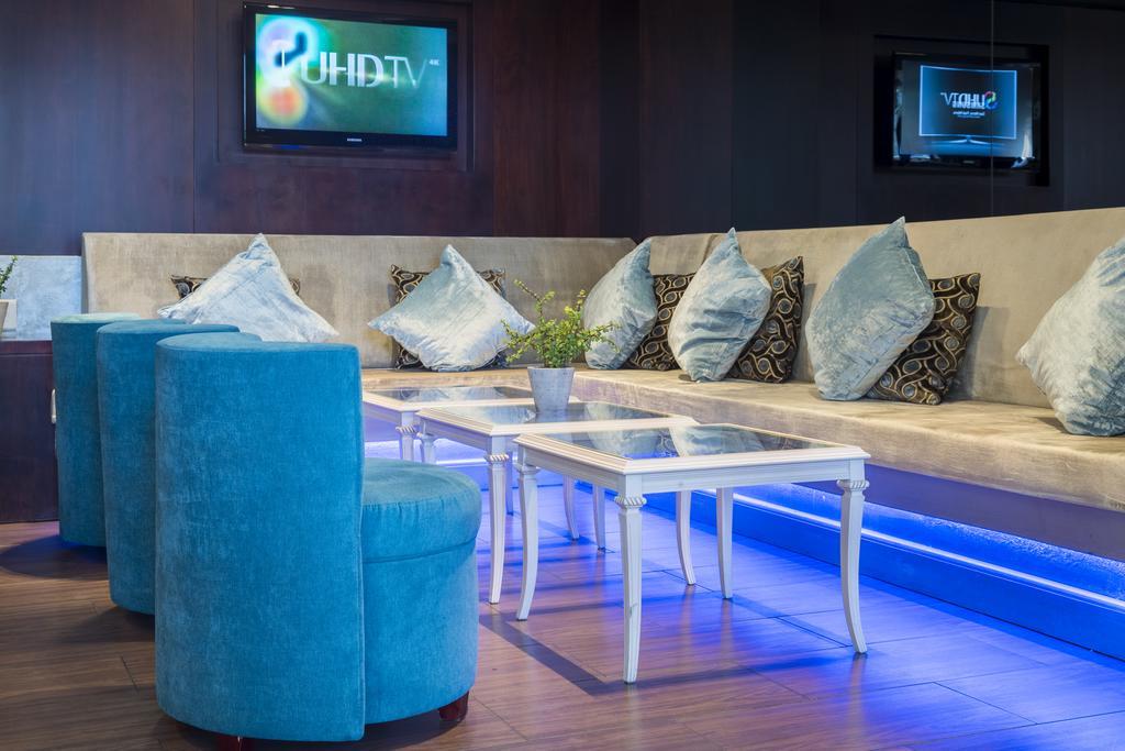 קייפטאון Hotel Le Vendome מראה חיצוני תמונה The lounge at the airport