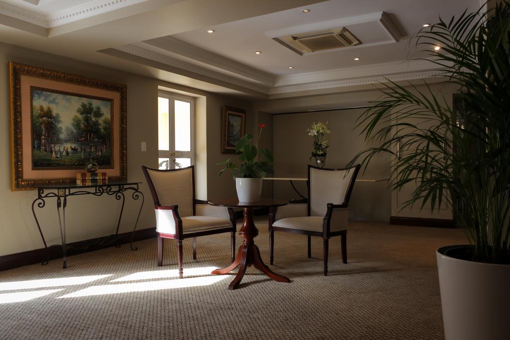 קייפטאון Hotel Le Vendome מראה חיצוני תמונה The interior of the hotel