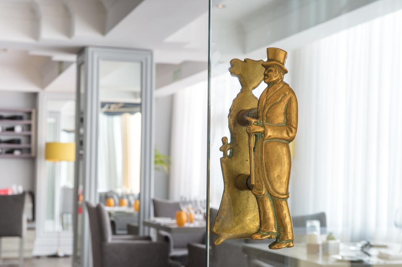 קייפטאון Hotel Le Vendome מראה חיצוני תמונה The door knocker of the hotel