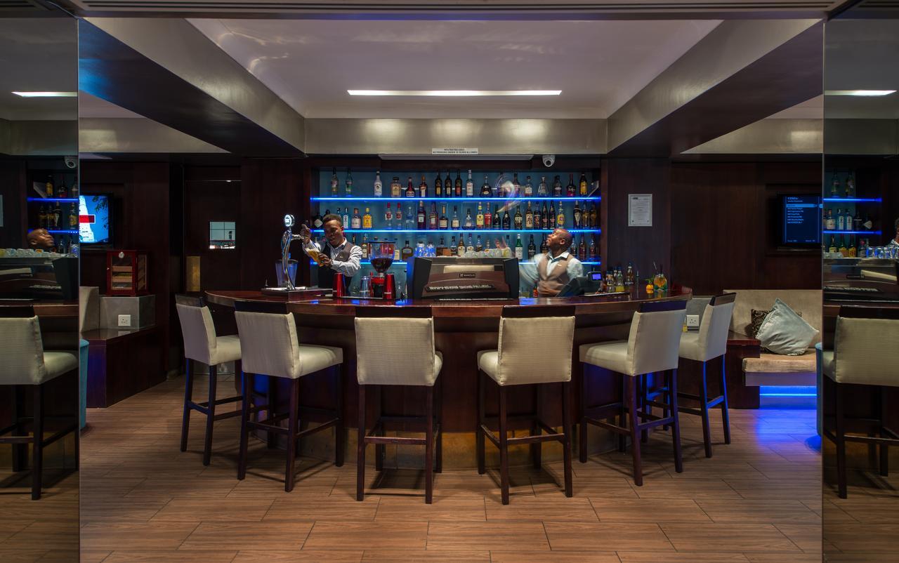 קייפטאון Hotel Le Vendome מראה חיצוני תמונה The bar at the lounge