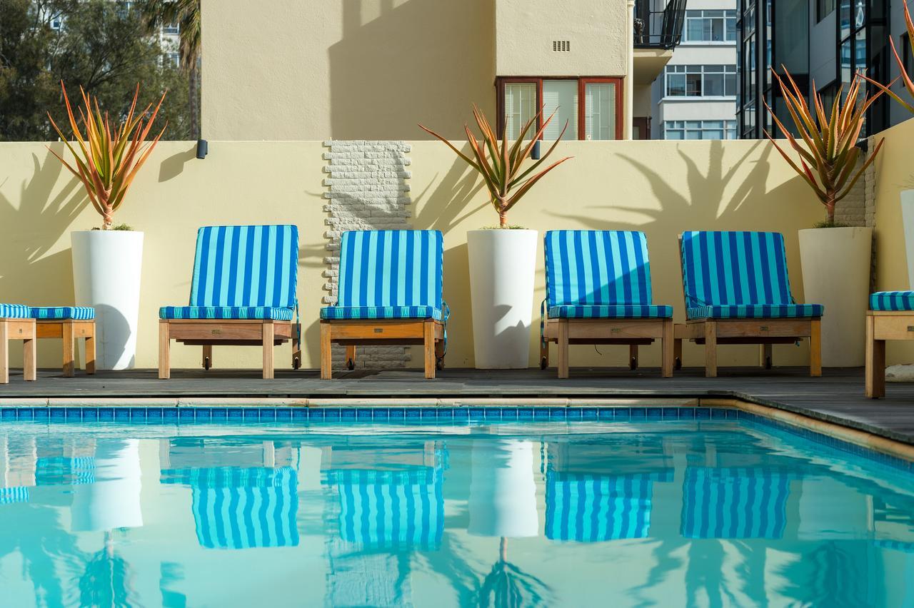 קייפטאון Hotel Le Vendome מראה חיצוני תמונה The pool at the Hotel